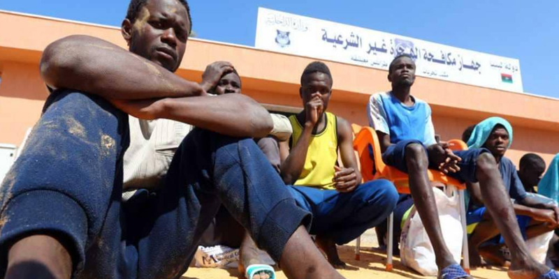 إنقاذ 290 مهاجرا قبالة السواحل الليبية